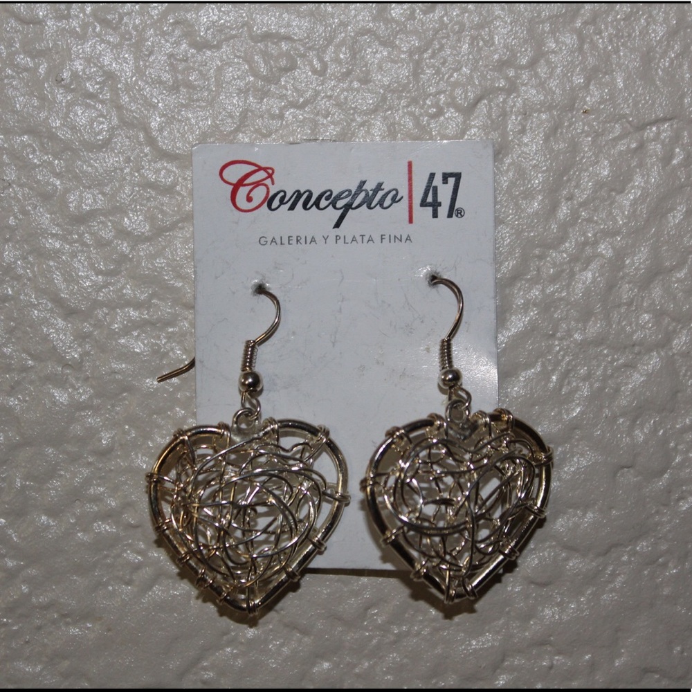 NWT silver heart shaped earrings